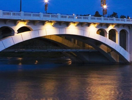 AC220V vs DC24V LED Flood Light: Which Is Better for Outdoor Projects?
